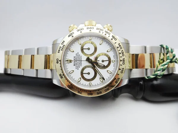 21903233 1lty1fswn2z1n0zx6r698q4w ExtraLarge 600x450 - Rolex Daytona ref. 116503 White dial like new 2019 full set unpolished
