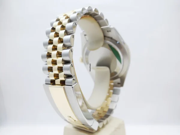 23049777 3w9dl5i1301eq22dopizjal4 ExtraLarge 600x450 - Rolex Sky-Dweller ref. 326933 anno 2021 Black dial Jubilee Full set