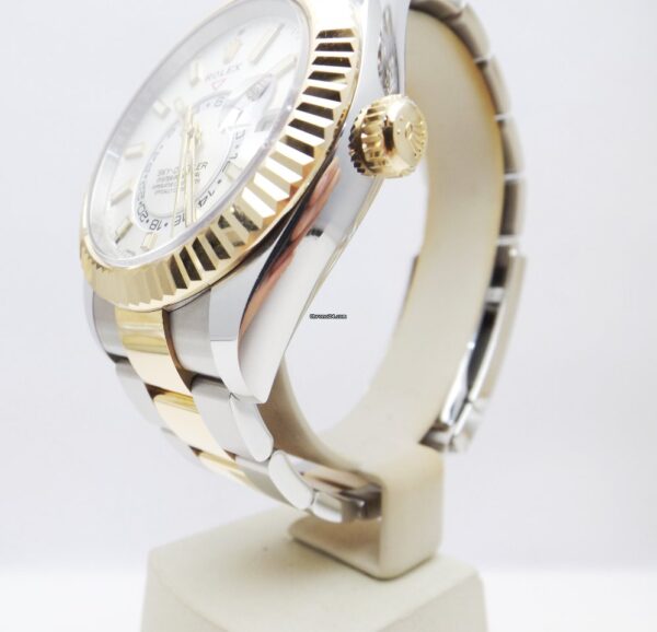 21238175 jww8thza76ufnepr4co636dc ExtraLarge 600x578 - Rolex Sky-Dweller white dial 2019 top condition full set