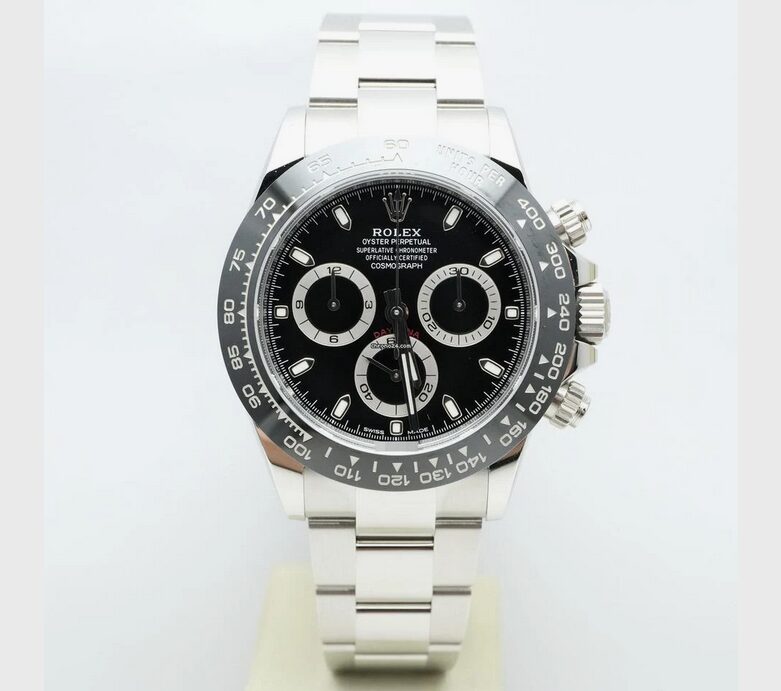 Rolex Daytona ref. 116500LN Black dial top condition like new 2018 B&P